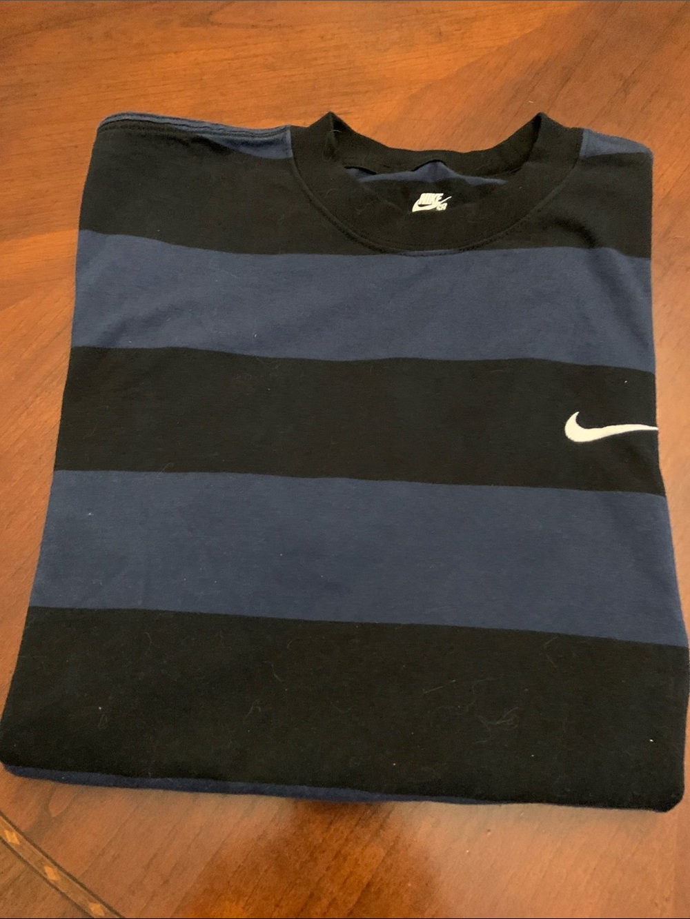 Nike Men's Navy and Black Wide-Stripe Crewneck Tee
